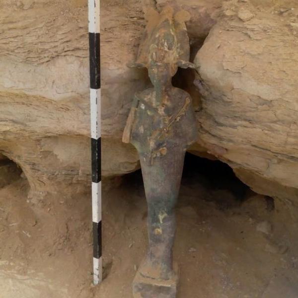 Археологи нашли статую бога в первой пирамиде Древнего Египта